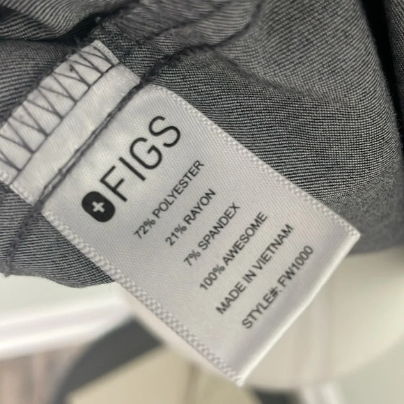 Figs Caterina One Pocket Scrub Top Gray Small - Picture 8 of 8